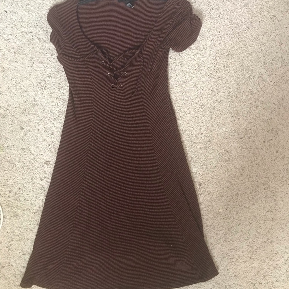 dresses. size Small. Stripe one Forever 21. Burnt orange/black stripes